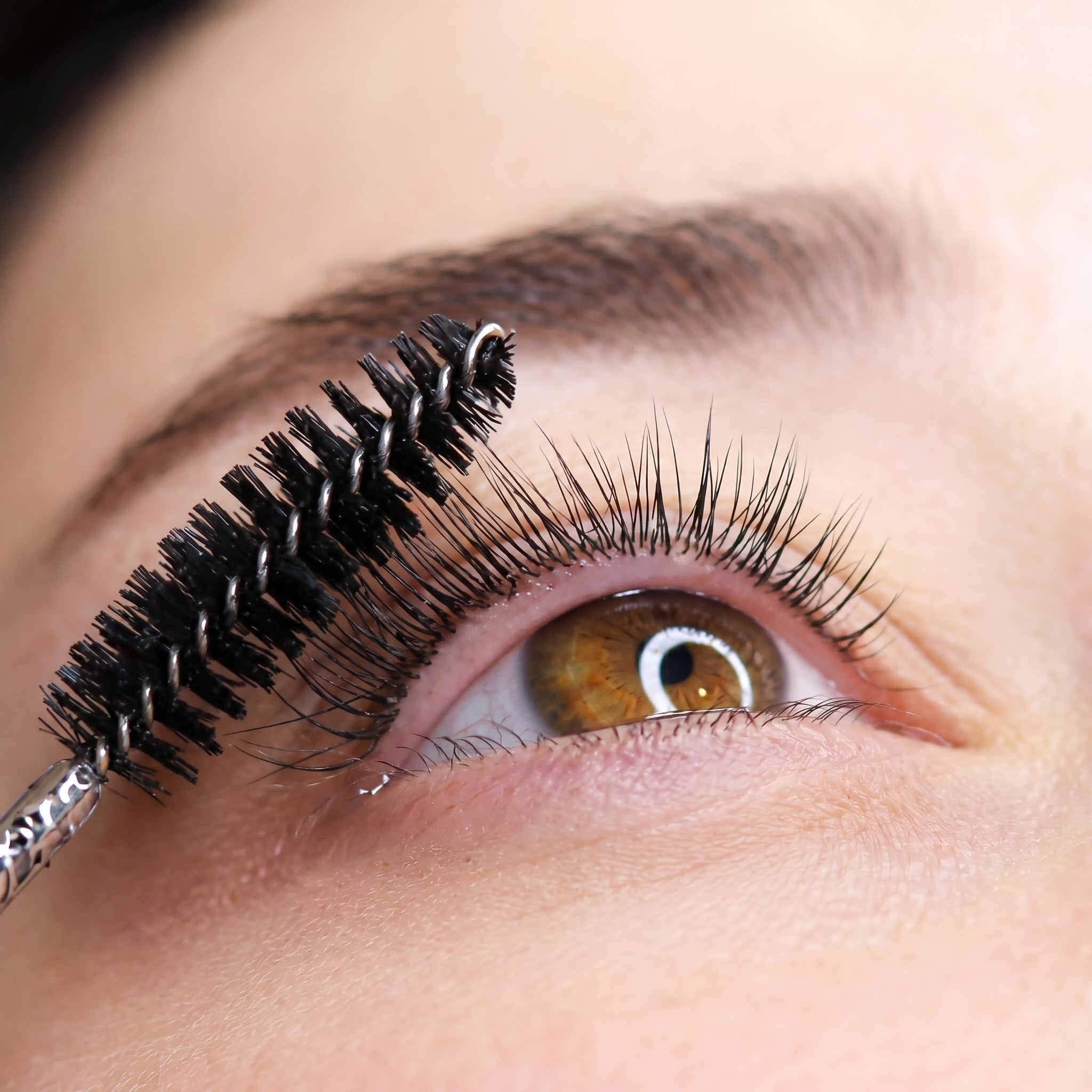 BrowLuxe – Goupillon Précision pour Sourcils Parfaits